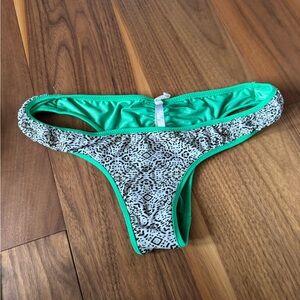 SOFIA by ViX Green and Black Patterned Bikini Bottom